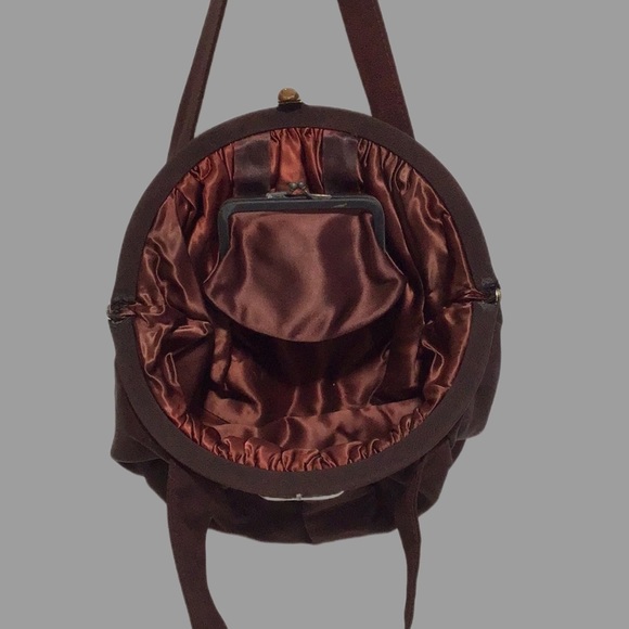 Vintage Handbag, Arced Framed, Unique Clasp, Hanging Coin‎ Purse Inside, Brown - Picture 9 of 9